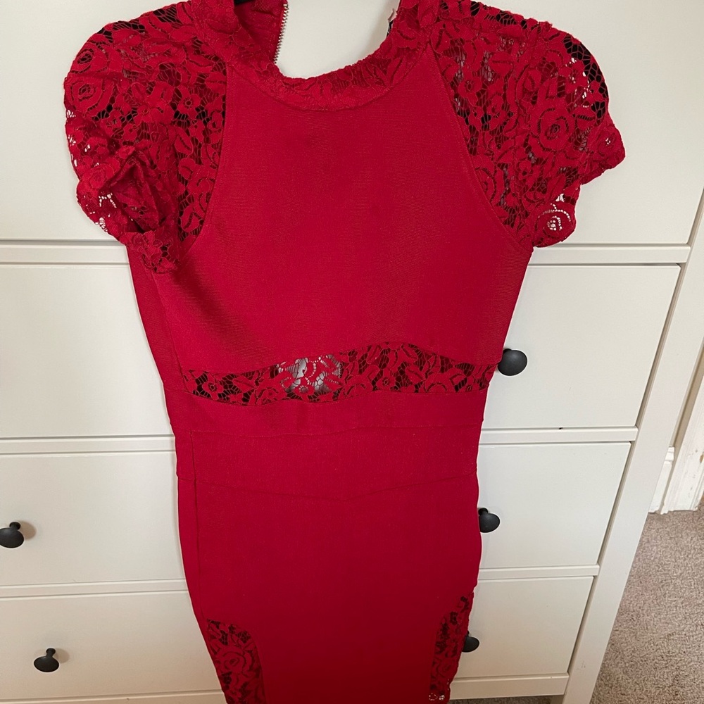 Gorgeous Venus bodycon dress. Worn twice. Got tons of compliments. Size M